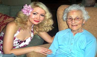 Pic: Bexi Owen with elderly woman