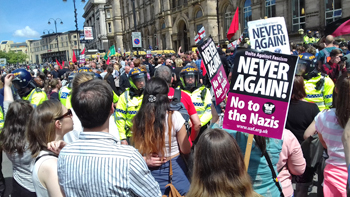 Pic: Police and protersters Lime St